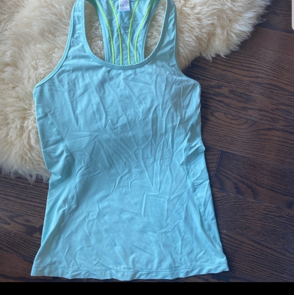 3/$15 🎉 Gap Fit Workout tank